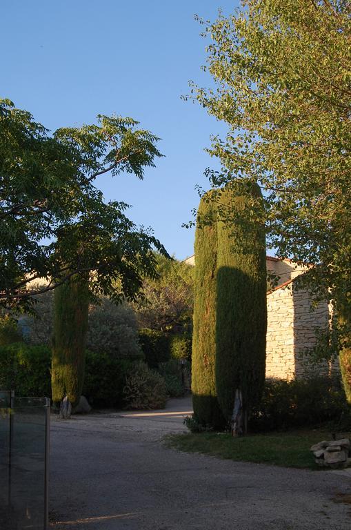 Cypres Du Paradis A Gordes Exteriér fotografie