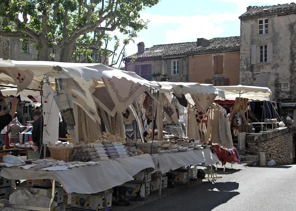 Cypres Du Paradis A Gordes Exteriér fotografie